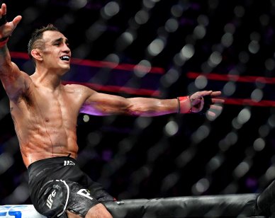 Tony Ferguson na klatce
